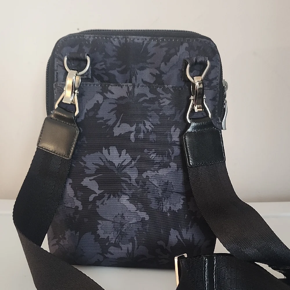 Baggallini Nylon Crossbody w/Free Baggallini Wristlet